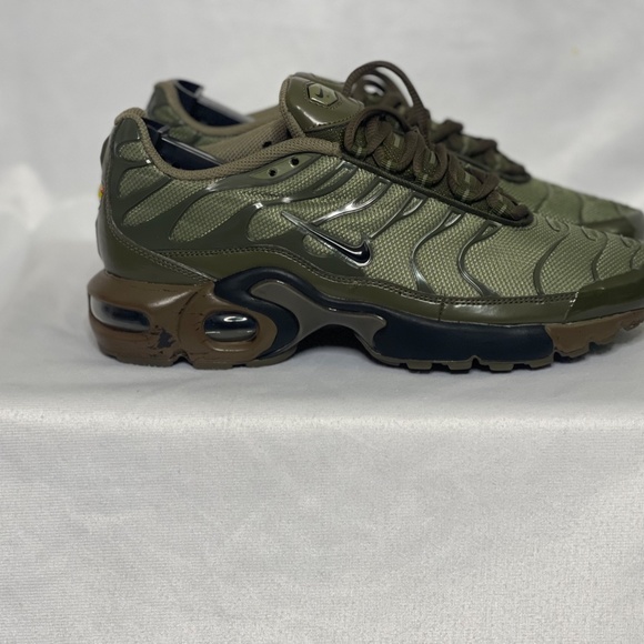 PRE OWNED!!! SIZE 7 NIKE AIRMAX PLUS "OLIVE CARGO" (GS) ORIGINAL RELEASE!!!!!! - Picture 2 of 16